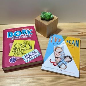 ❤️SOLD❤️Dork diaries book and ivy + Bean book